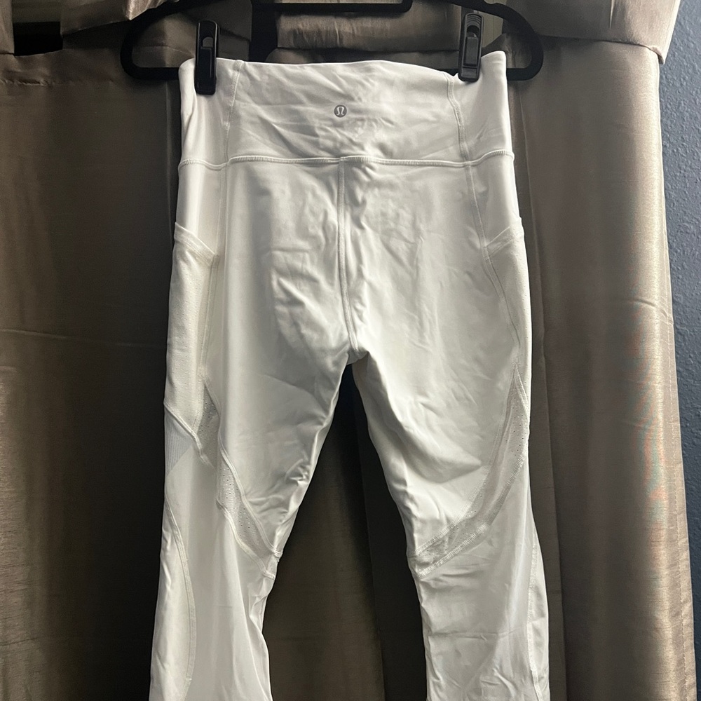 Lululemon Run Smoothly Crop pant legging high waist size 10, white, pockets
